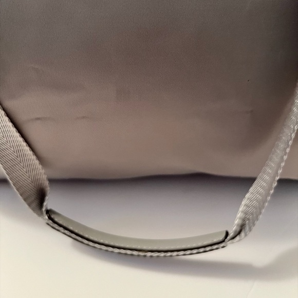 Kate Spade Gray Tote with matching wristlet - Picture 8 of 13